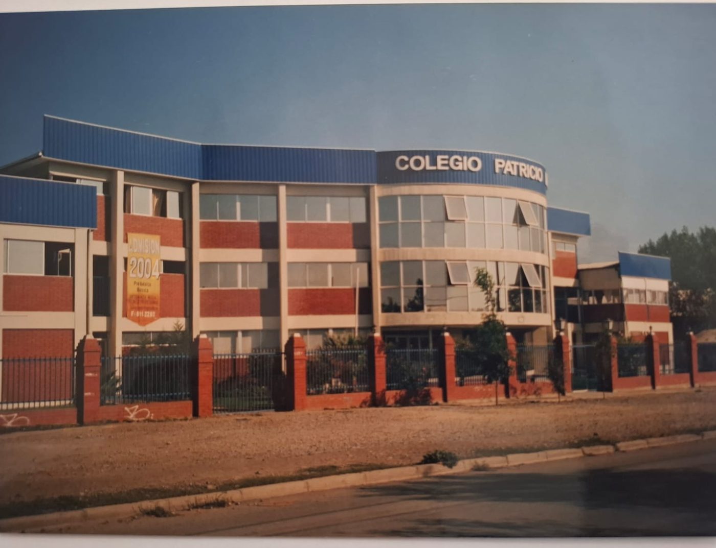 Edificio del Colegio Mekis construido por SAC