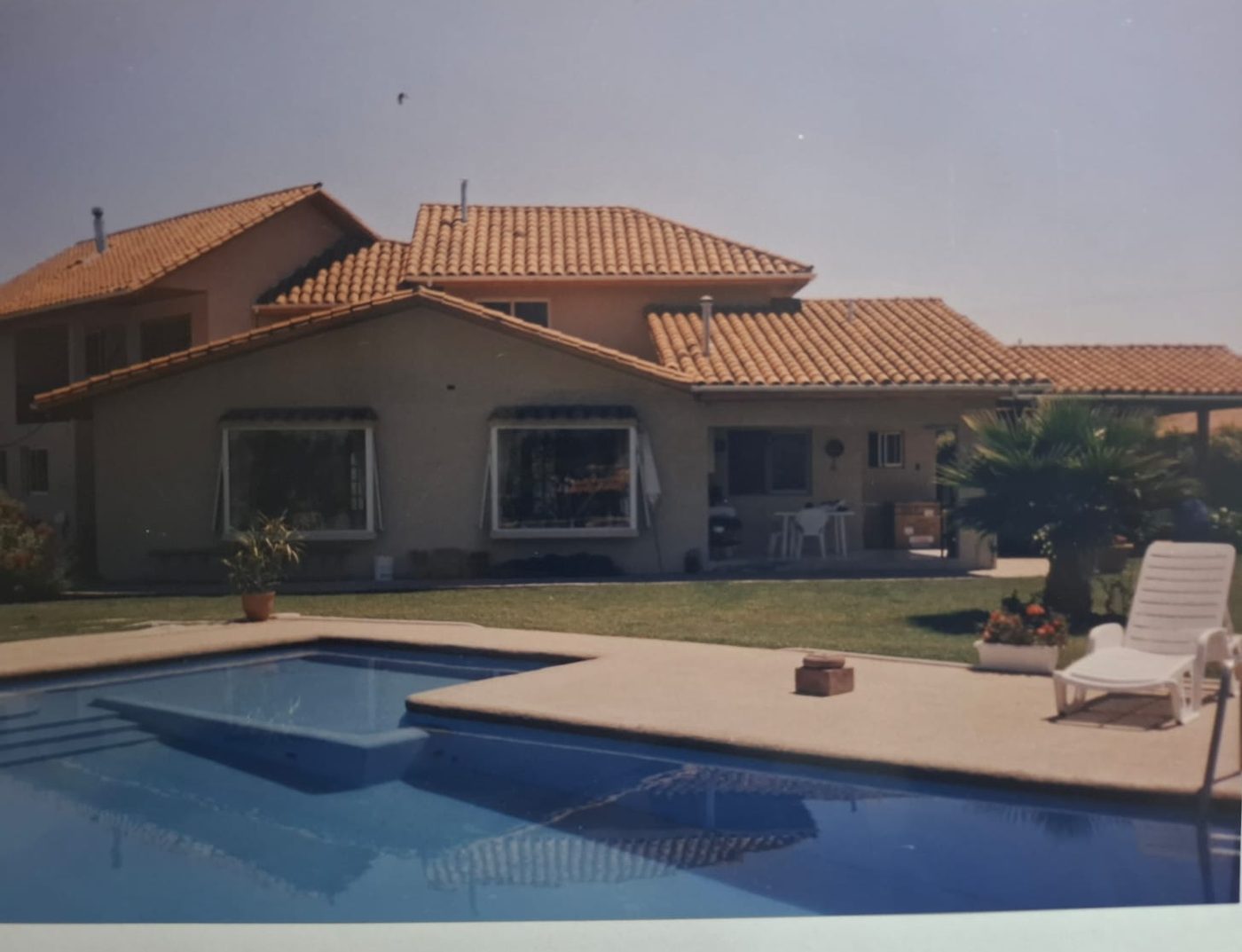 Vivienda con quincho y piscina